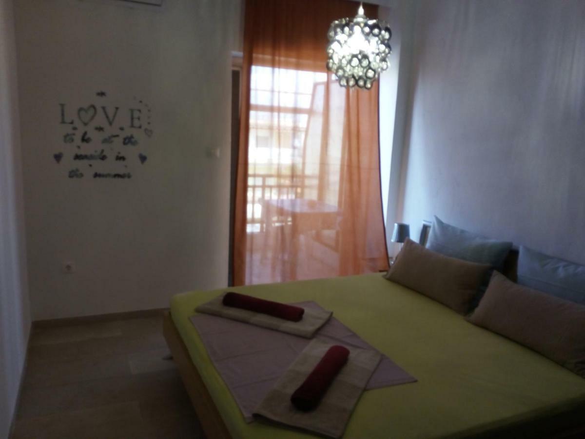 Jonnys Ferienwohnung Peraia  Bagian luar foto