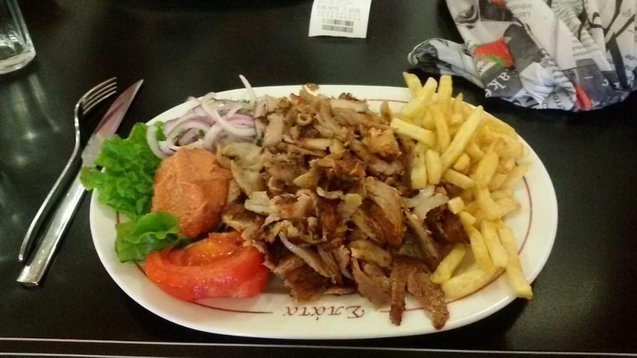 Jonnys Ferienwohnung Peraia  Bagian luar foto